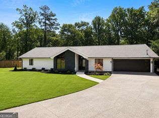 1300 Chipping Ct, Roswell, GA 30076