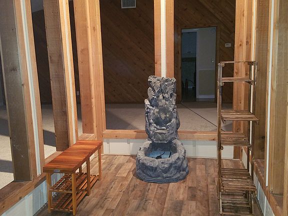 5th image of 869 SE Cavern Ave