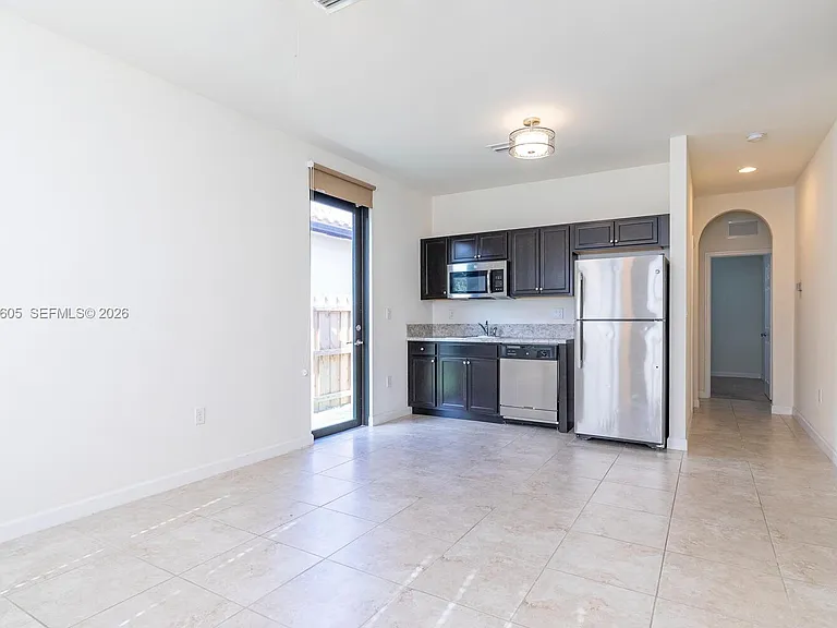 516 SE 35th Ter — Photo 18