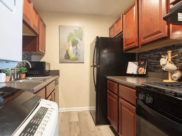 Wellington at Western Branch Apartments, 4723 Helensburgh Dr, Chesapeake, VA 23321