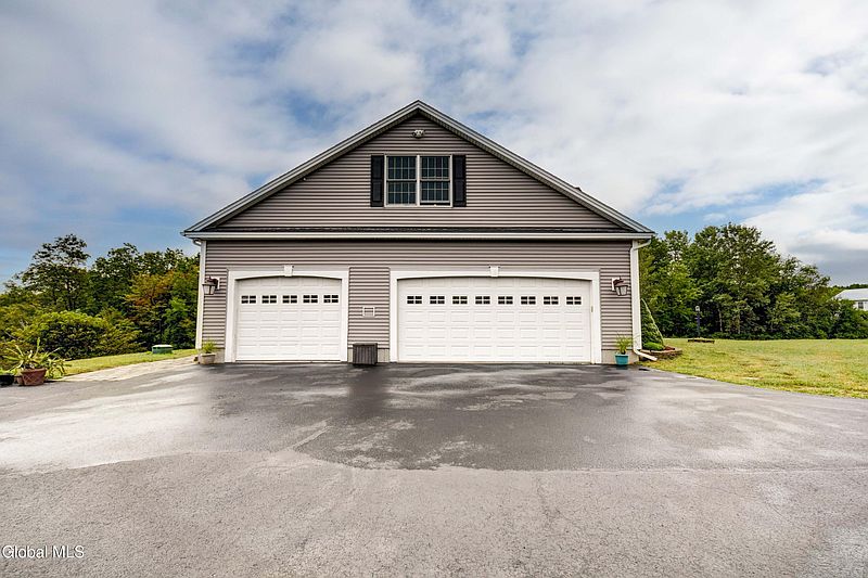 4th image of 2958 New Scotland Road