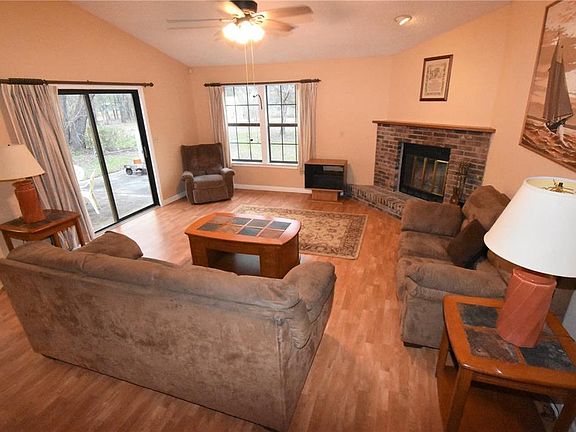 4th image of 8230 SE 73rd Ln