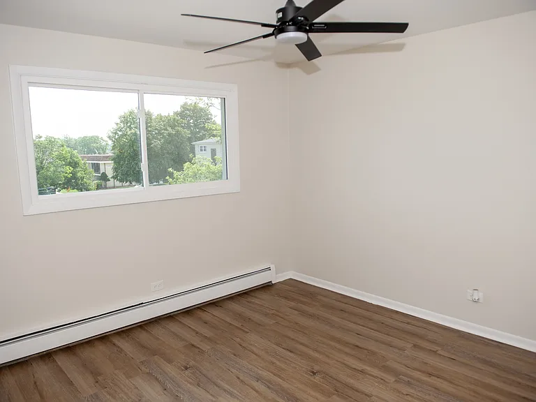 101 Oglesby Ave — Photo 60