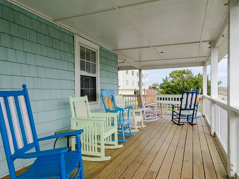 1201 Carolina Beach Ave N — Photo 4