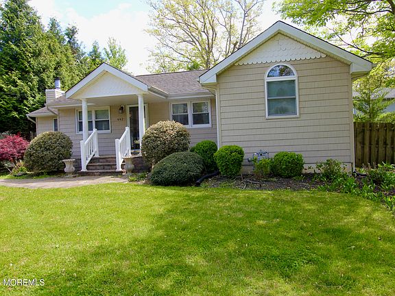 3rd image of 442 Woodmere Avenue