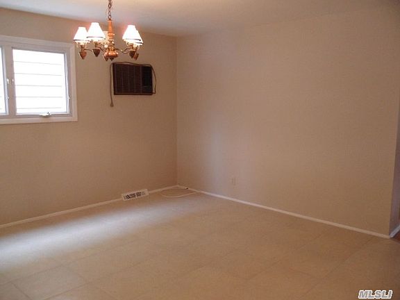 4th image of 275 Blair Ave