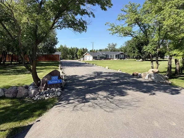 25032 Richfield Rd, Sturgeon County, AB T0G 1L2