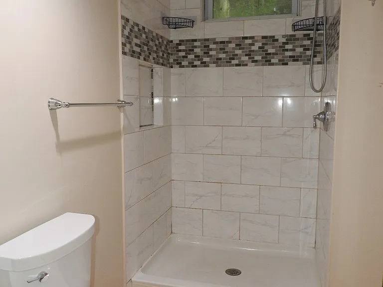 504 Hillsboro Pkwy — Photo 20