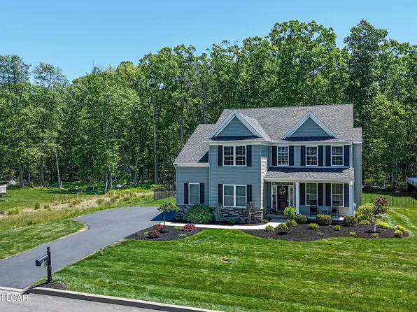1166 Woodberry Dr, Mountain Top, PA 18707