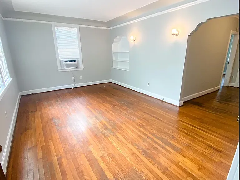 115 E 55th St #2 — Photo 2
