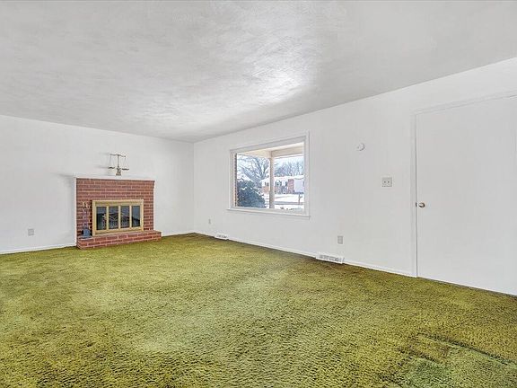 5th image of 3525 McDaniel Dr
