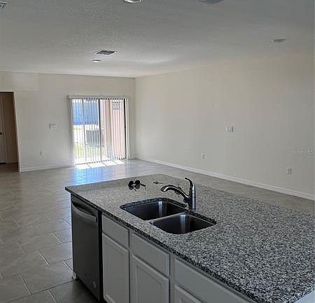 5th image of 12028 Holystone St