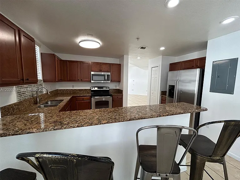 11503 NW 89th St #206 — Photo 9