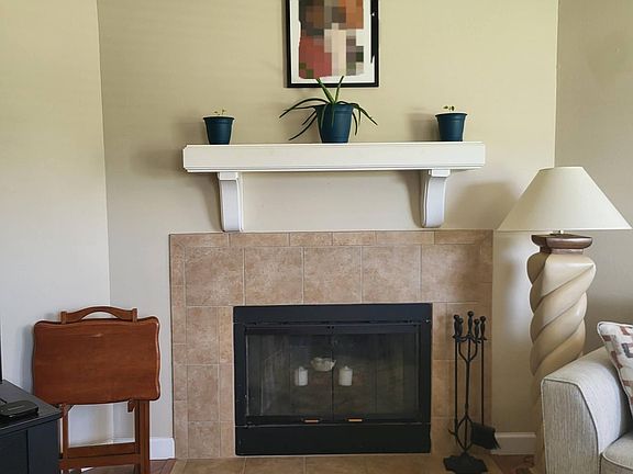 4th image of 567 Holbrook Cir