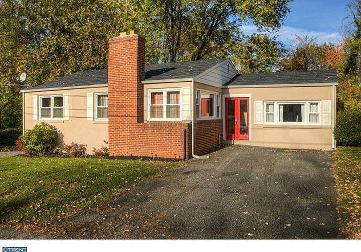 1st image of 5 Willow Ln