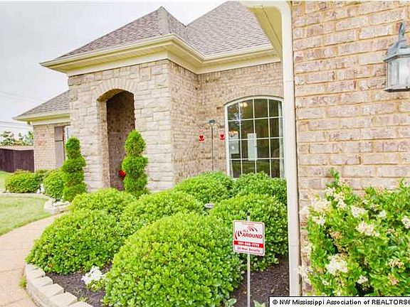 2nd image of 3018 Bramble Crest Dr