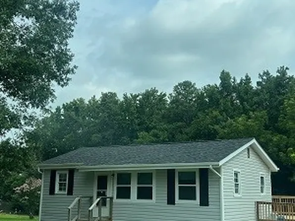 17040 Leidig St, Amelia Court House, VA 23002