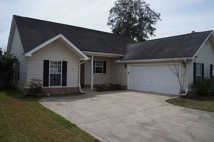 Building Photo - 824 Laurel Hill Cir