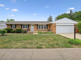 1212 Devonshire Dr, Champaign, IL 61821