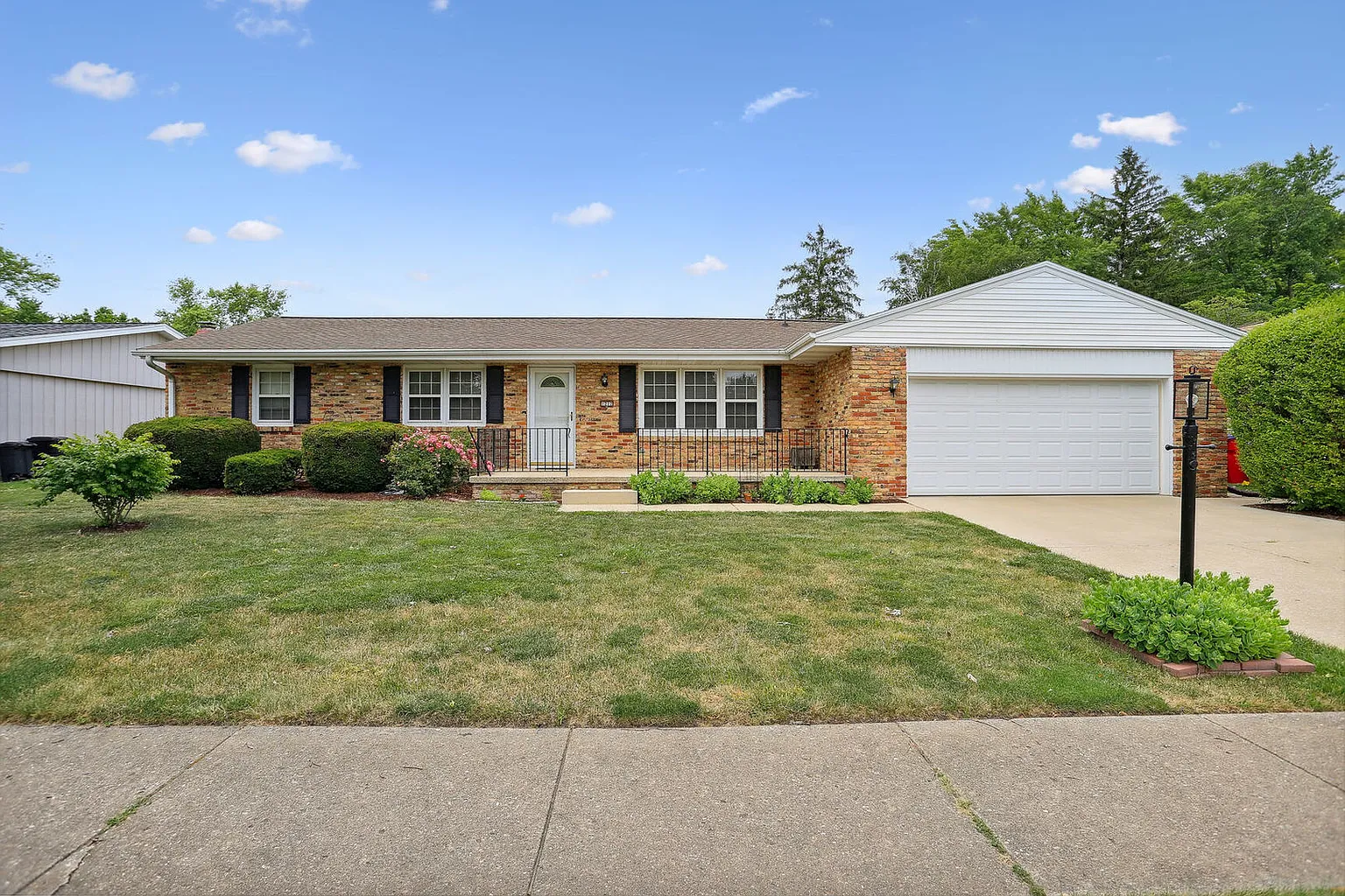 1212 Devonshire Dr photo 1