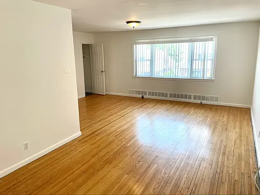 Rented by Luxury Apartments LIC | media 18