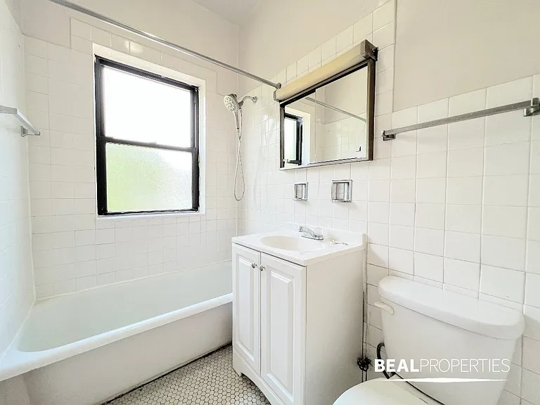 1317.5 Oak Ave #E2 — Photo 12