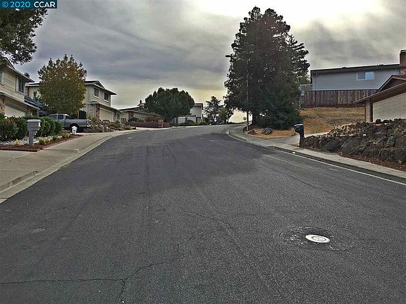 2nd image of 2032 Alvarado Dr
