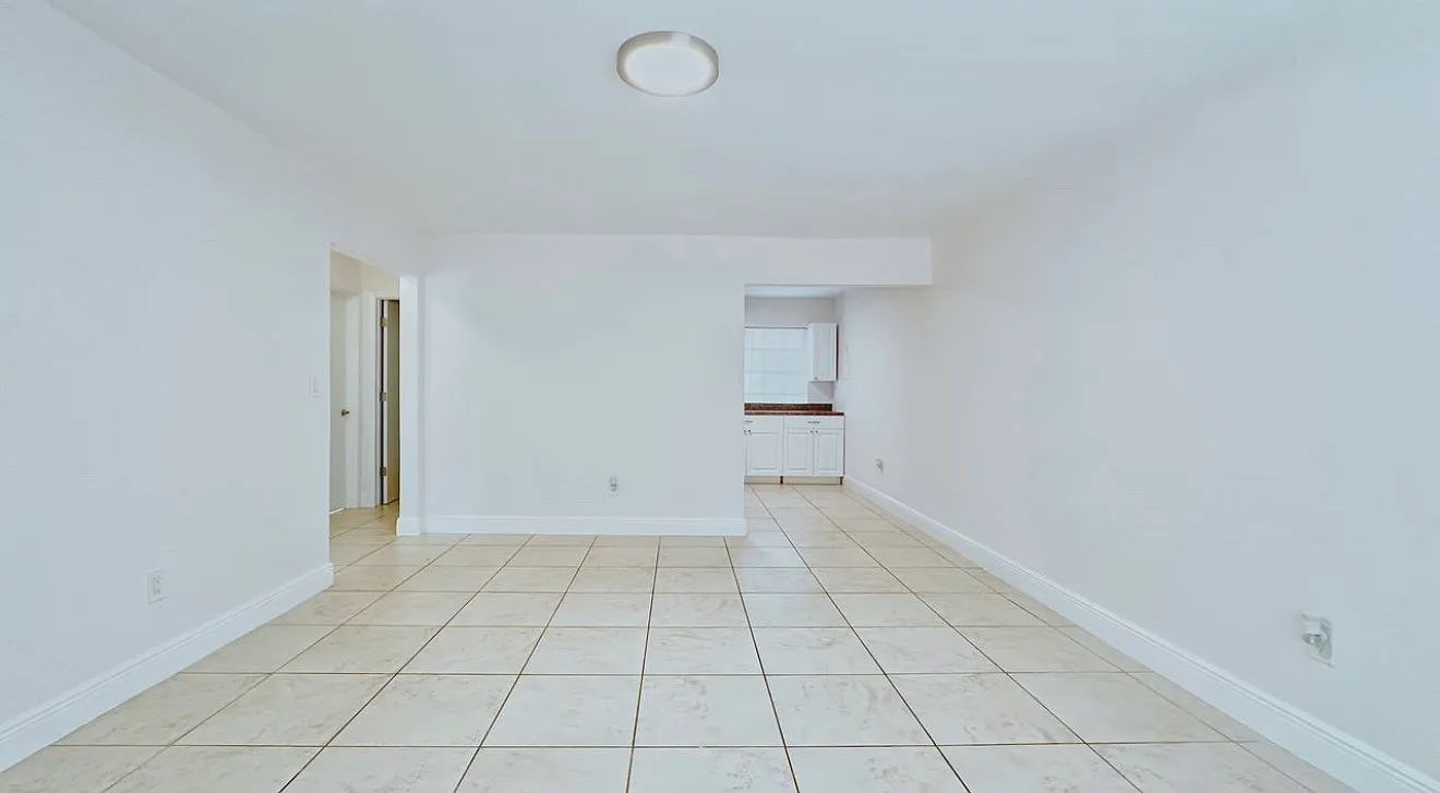 2 bed, 1200 sqft, $2,600 — Photo 2