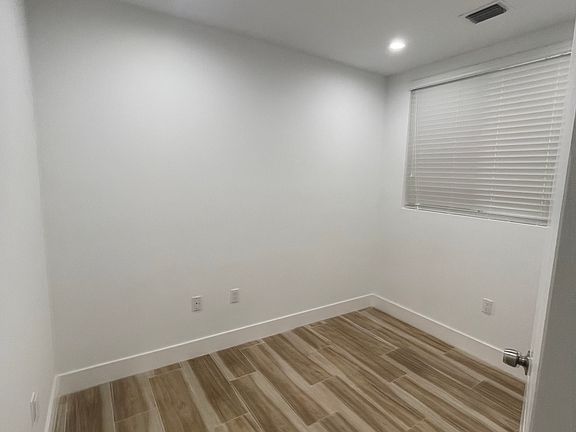 5th image of 3618 Thomas Ave #3618