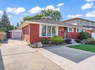 4131 Mount Royal Dr, Windsor, ON N9G 2C3