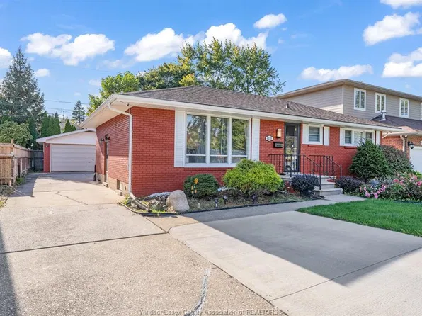 4131 Mount Royal Dr, Windsor, ON N9G 2C3