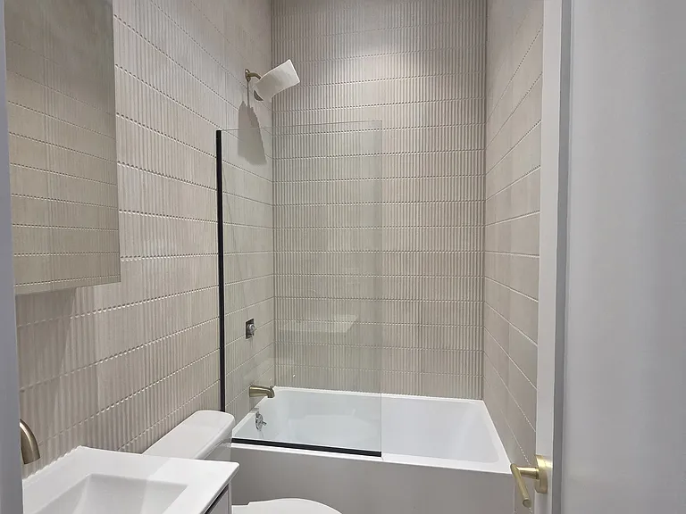 690 Onderdonk Ave #3L — Photo 5