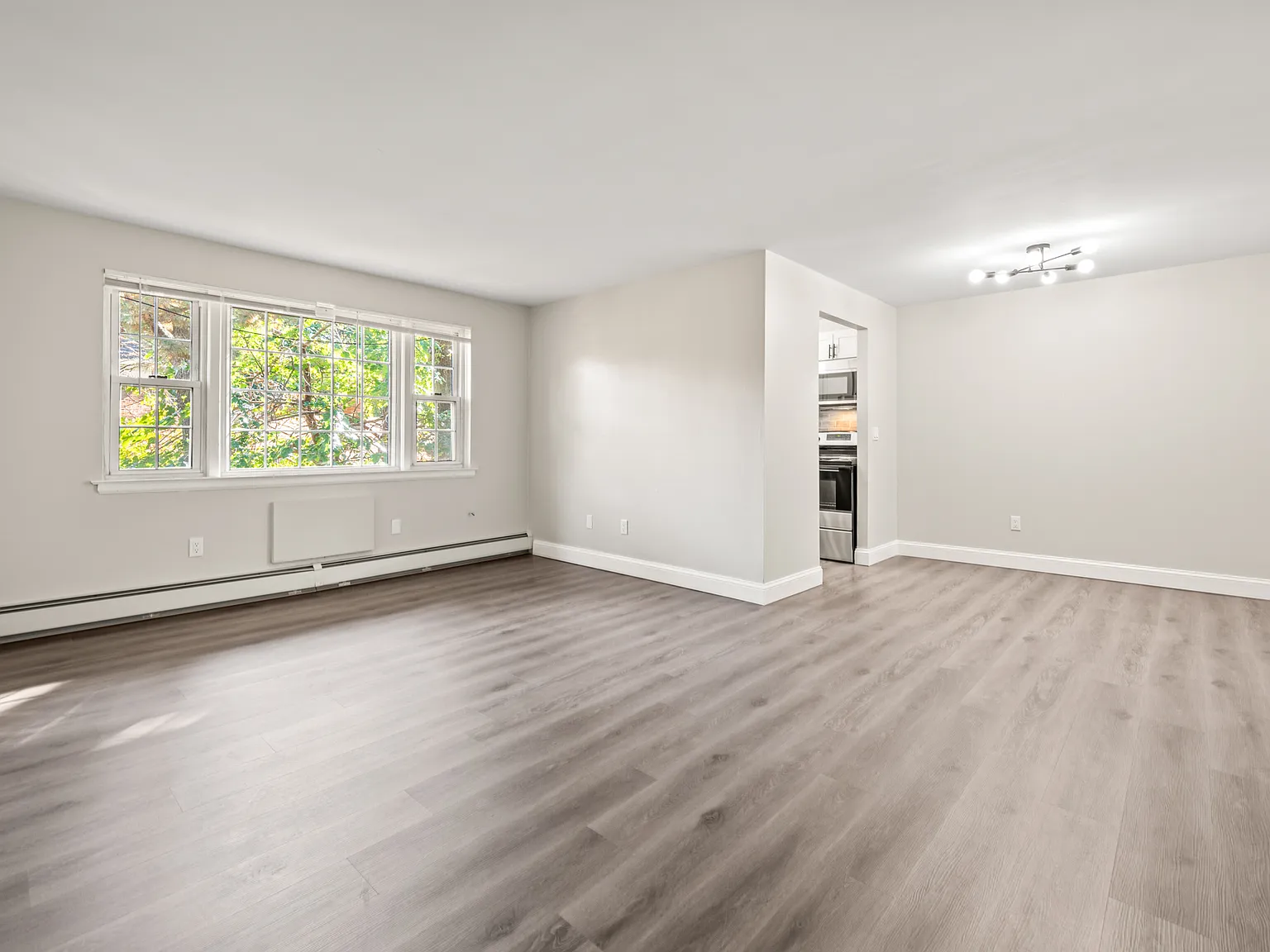2 bed, 850 sqft, $1,625 — Photo 2