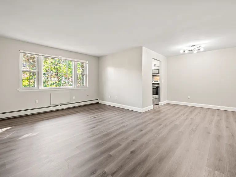 193 High St #3B — Photo 2