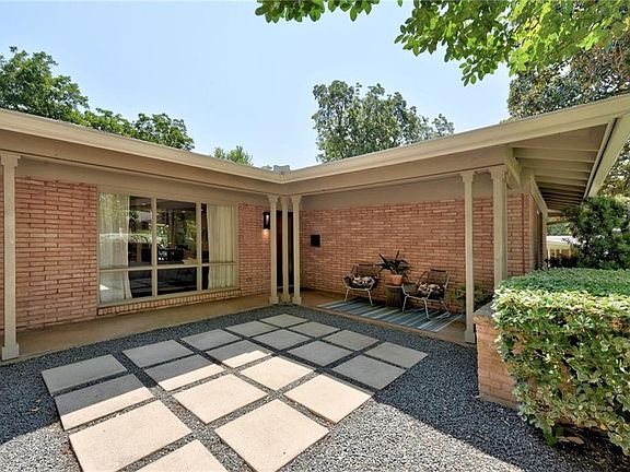 3rd image of 5721 Marilyn Dr