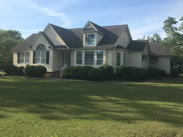 182 N Lakeshore Dr, Cochran, GA 31014