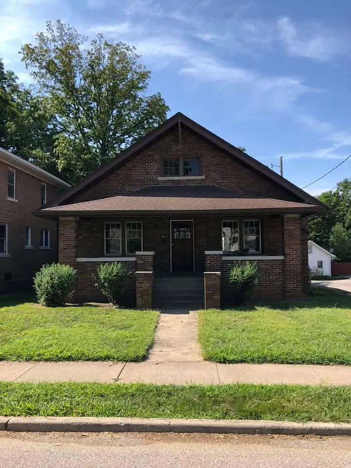 4 bed, 1.5 bath, $4,200 — Photo 1
