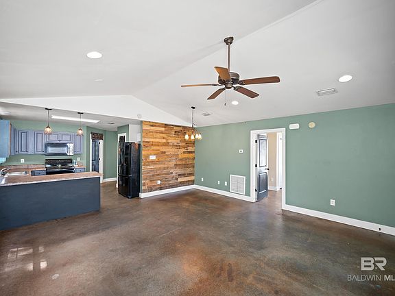 5th image of 2000 Maria Ln