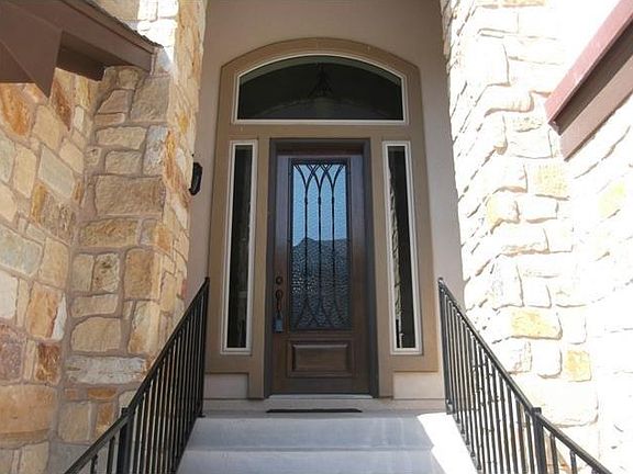 3rd image of 319 Lombardia Dr