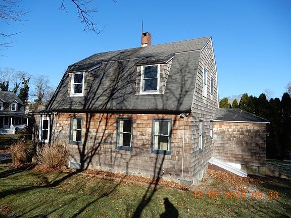 5th image of 40 Brown St