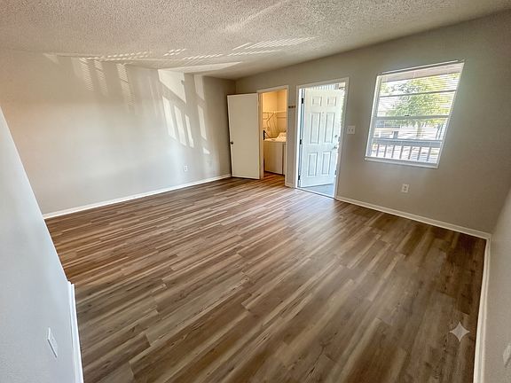 5th image of 5305 N Boulevard St #205