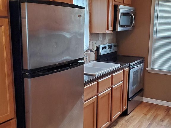 5th image of 4233 W Parkland Ave