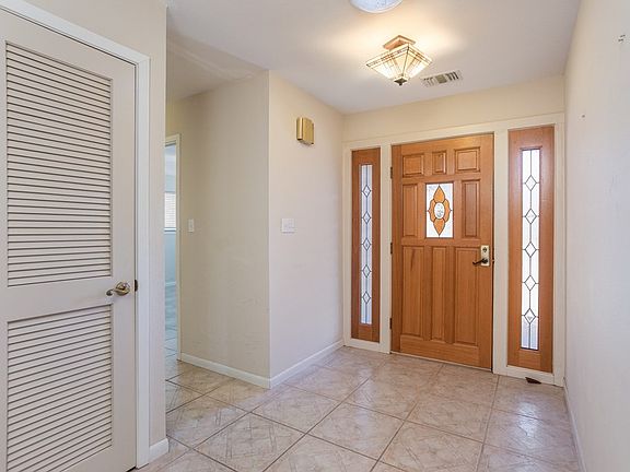 3rd image of 370 Southway Dr