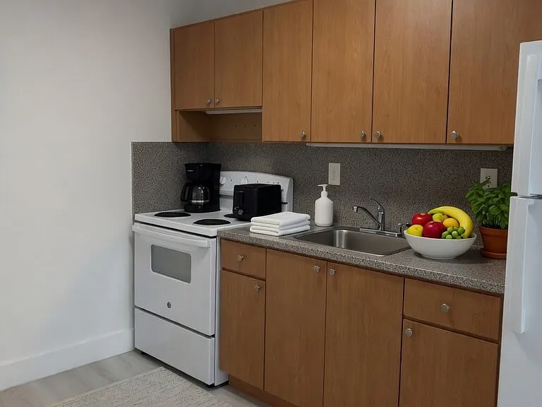 635 SW 7th Ct #4 — Photo 5