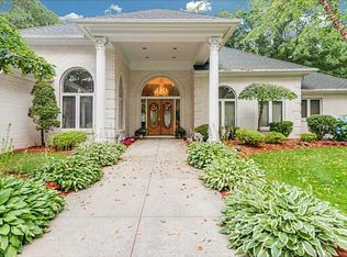 6 Bridle Dr, Lincoln, RI 02865