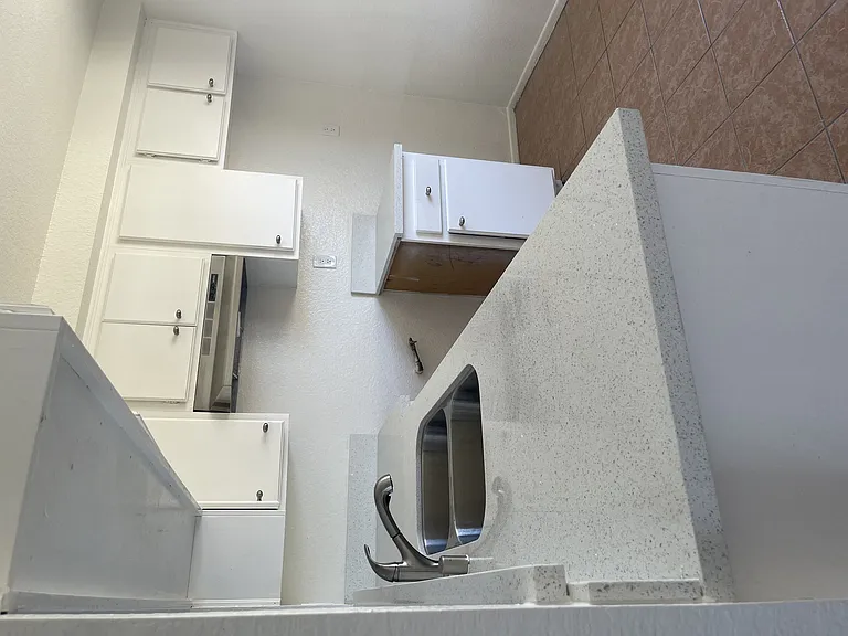 11503 Menlo Ave — Photo 16