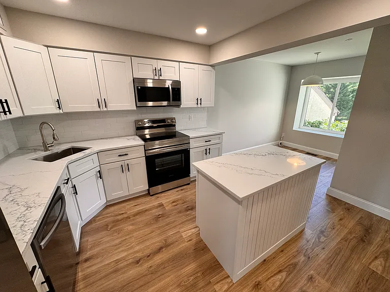 402 Harrison Pl — Photo 3