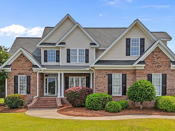 4th image of 546 Stillwater Drive