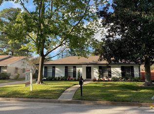 1102 Holly Dr, Conroe, TX 77301