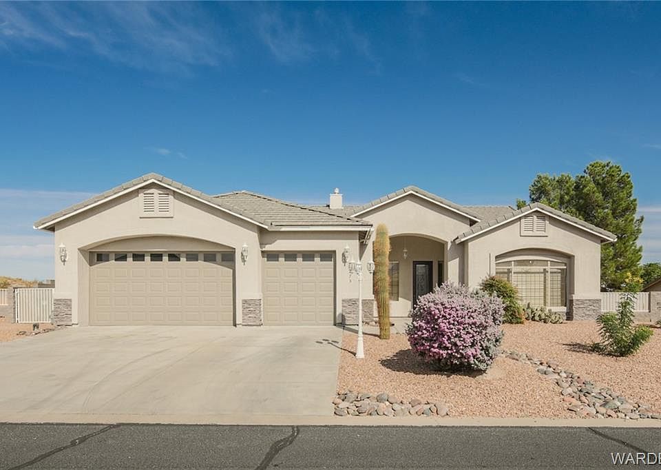 1st image of 2273 Mesa Dr